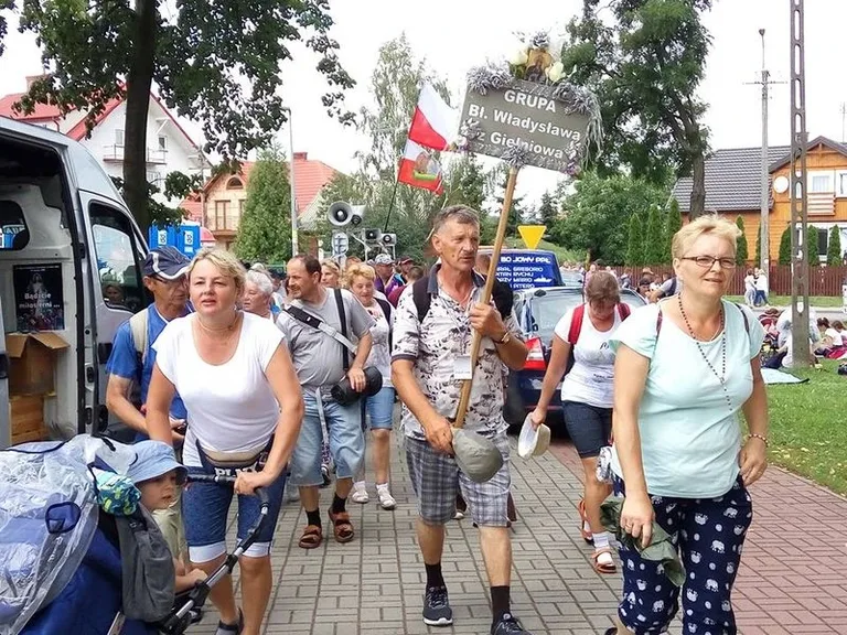 Pielgrzymi dotarli do Huty Mińskiej (zdjęcia)
