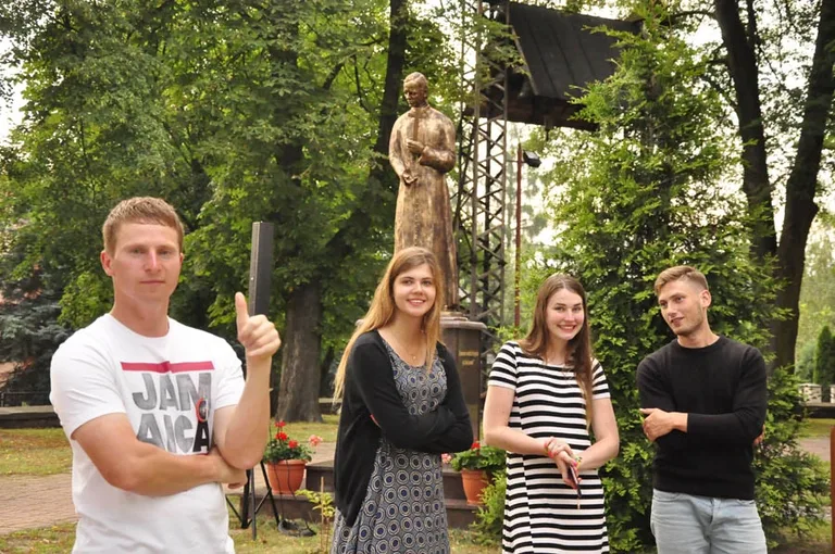 Pielgrzymi na maryjnym szlaku (zdjęcia)
