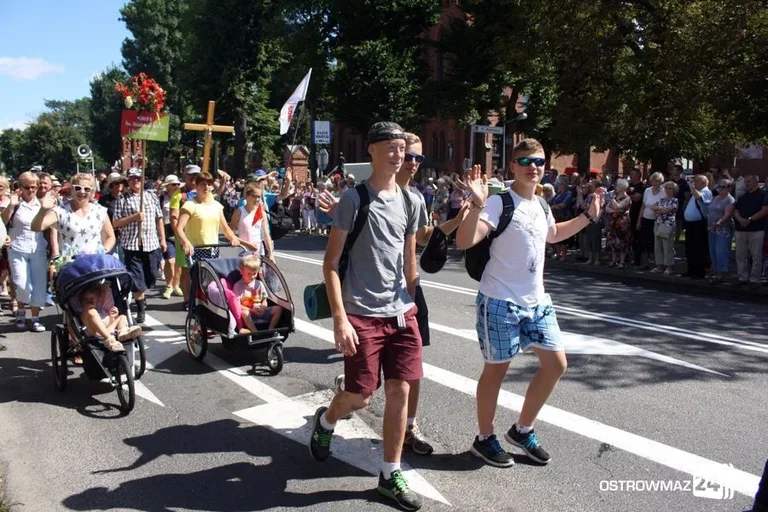 Pątnicy ruszyli na Jasną Górę (zdjęcia)