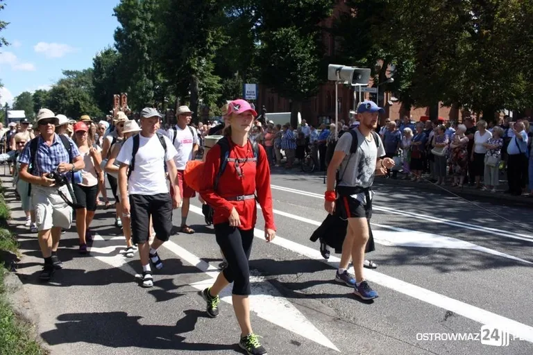 Pątnicy ruszyli na Jasną Górę (zdjęcia)
