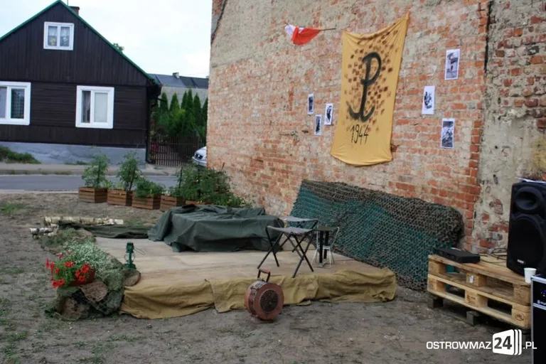 Wieczór z patriotyzmem na skwerku (zdjęcia)