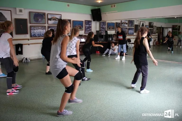 Ruszyła Wakacyjna Szkoła Tańca (zdjęcia)