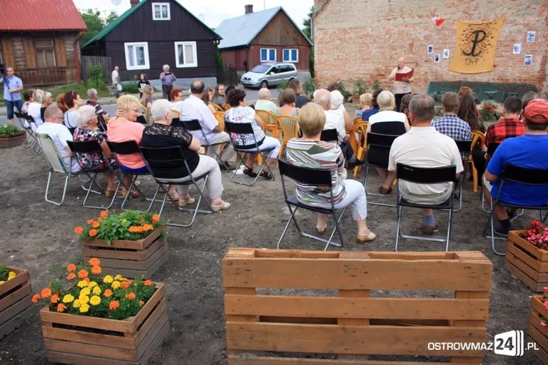Wieczór z patriotyzmem na skwerku (zdjęcia)