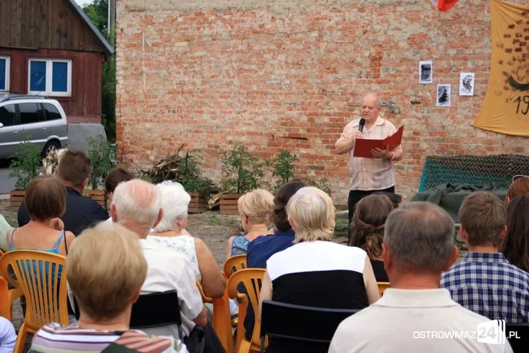 Wieczór z patriotyzmem na skwerku (zdjęcia)