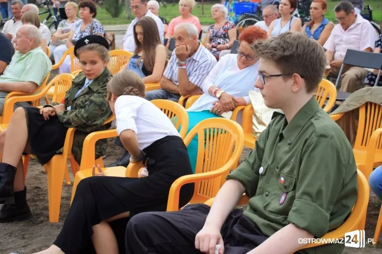 Wieczór z patriotyzmem na skwerku (zdjęcia)