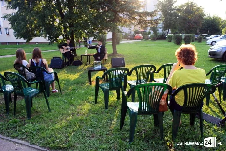 Poetyckie czytanie wierszy Waligórskiego (zdjęcia)