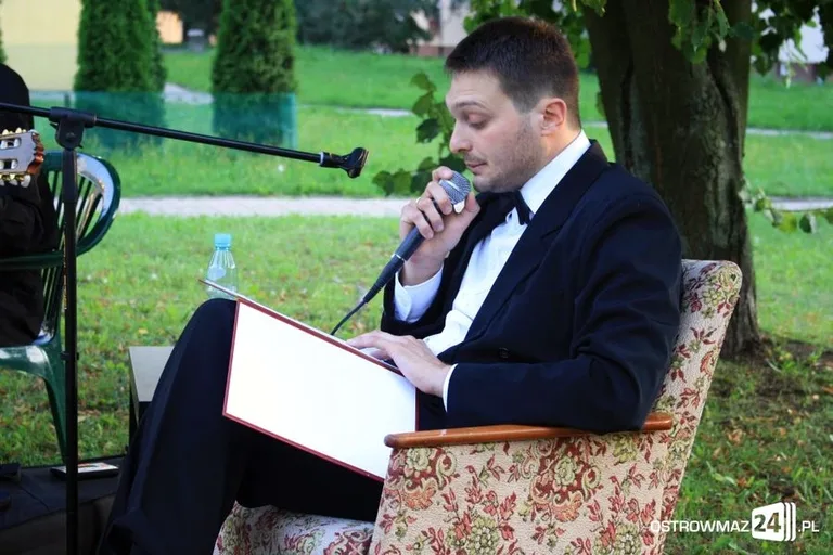 Poetyckie czytanie wierszy Waligórskiego (zdjęcia)