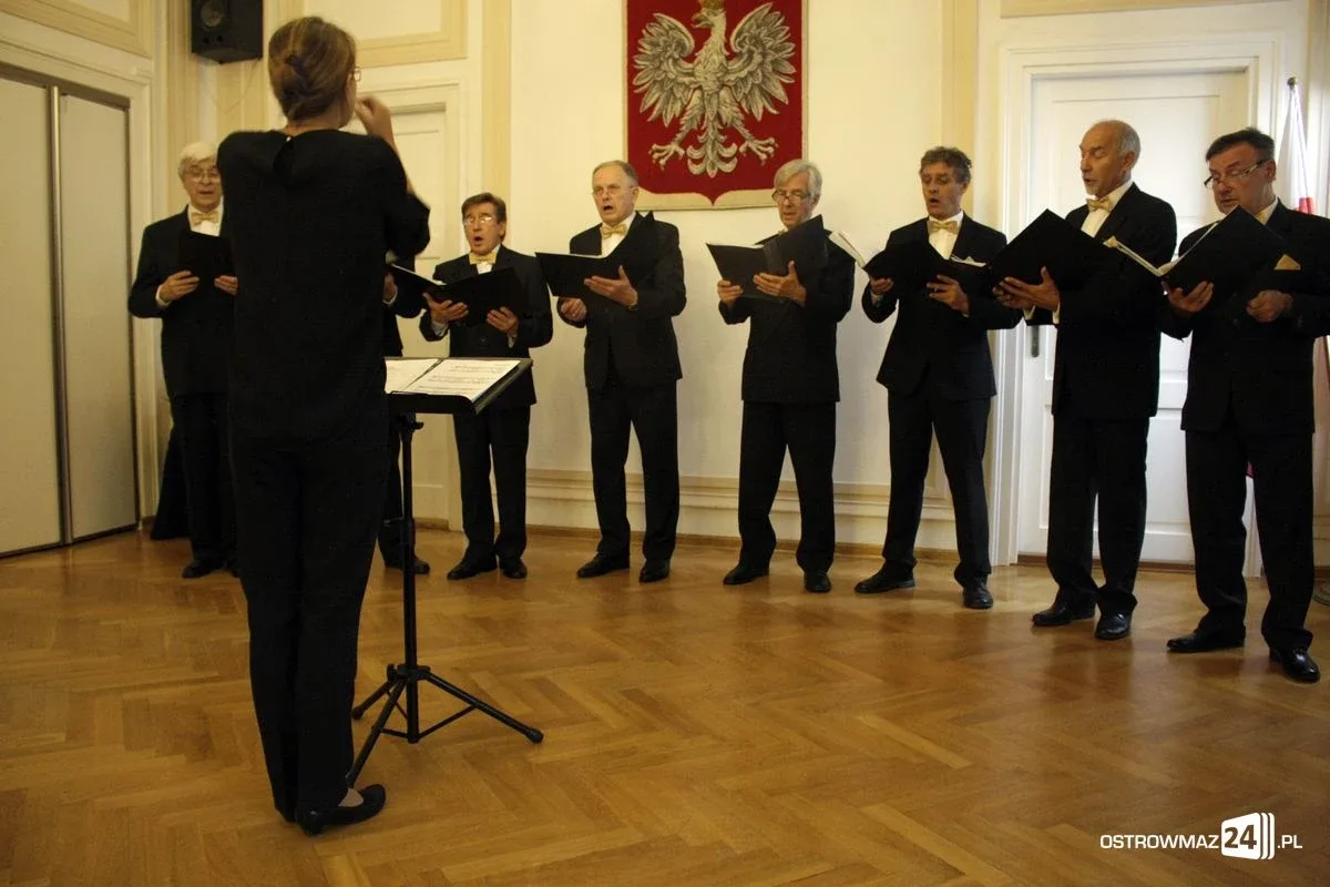 Męski chór zaśpiewał w ratuszu (zdjęcia, wideo)