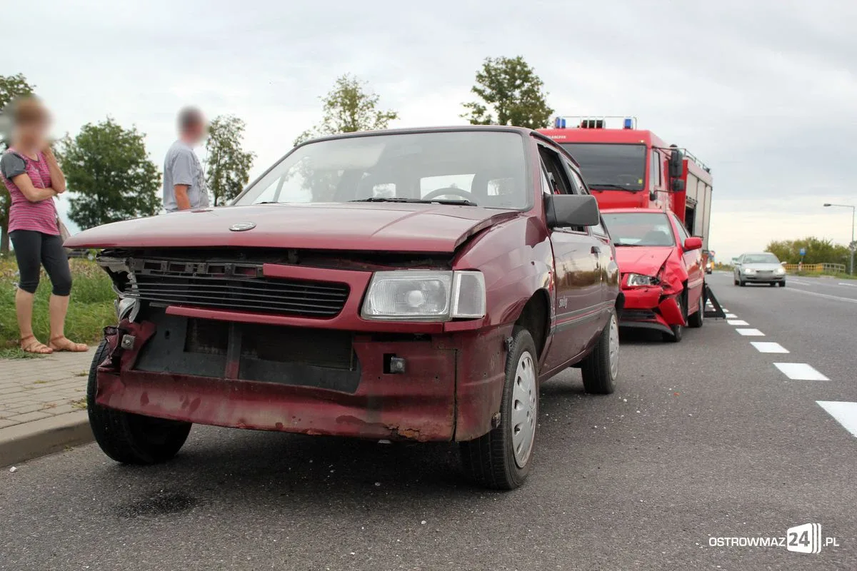 Zderzenie opla z volkswagenem (zdjęcia)