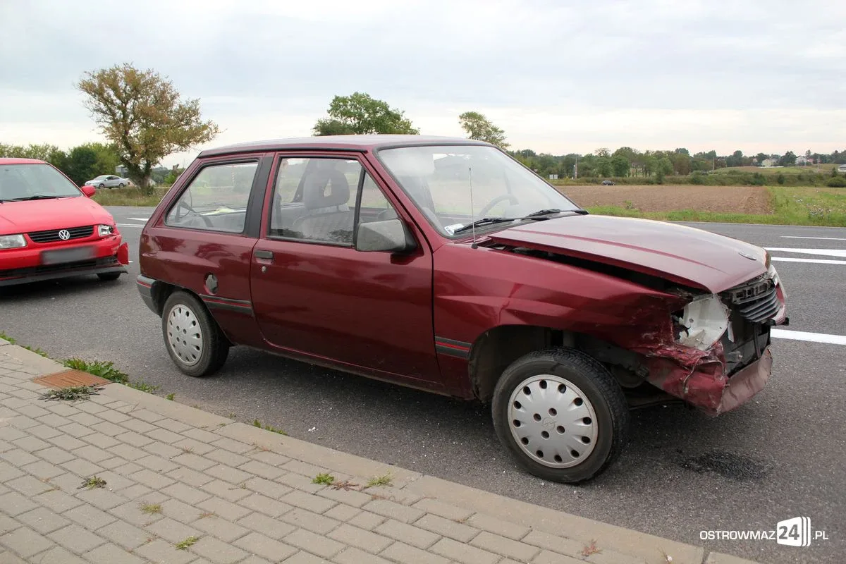 Zderzenie opla z volkswagenem (zdjęcia)
