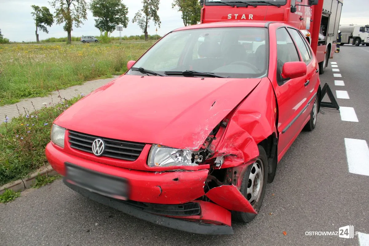 Zderzenie opla z volkswagenem (zdjęcia)