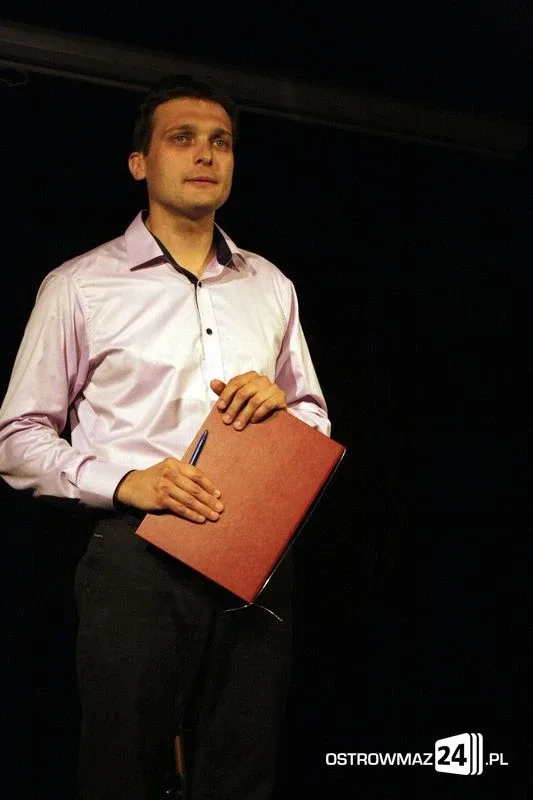 Ostrowski teatr z nową widownią (zdjęcia)