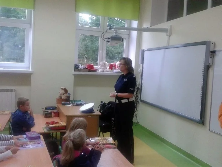Policjanci z wizytą u pierwszoklasistów (zdjęcia)