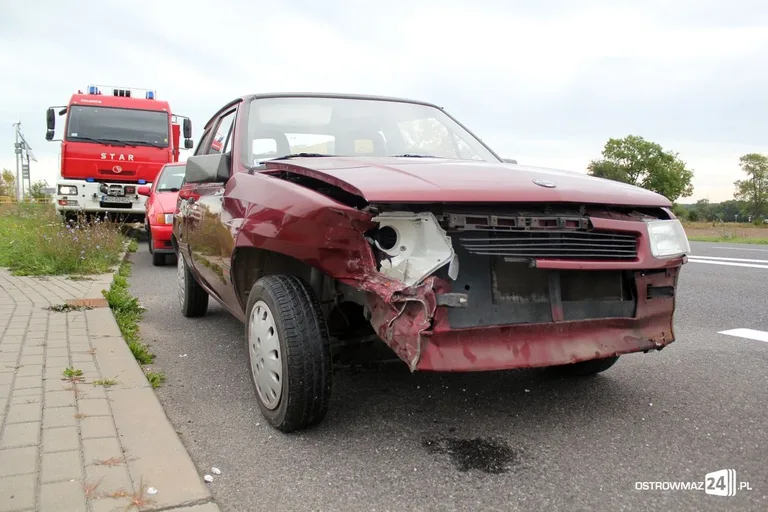 Zderzenie opla z volkswagenem (zdjęcia)