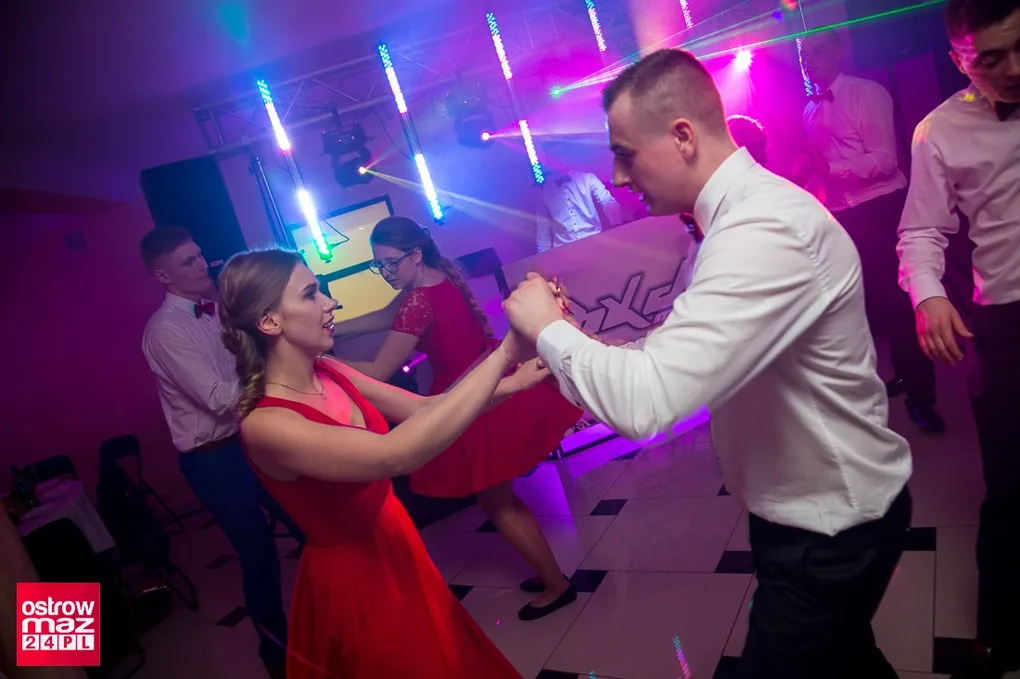 Studniówka ZS CKR w Starym Lubiejewie (zdjęcia, wideo)