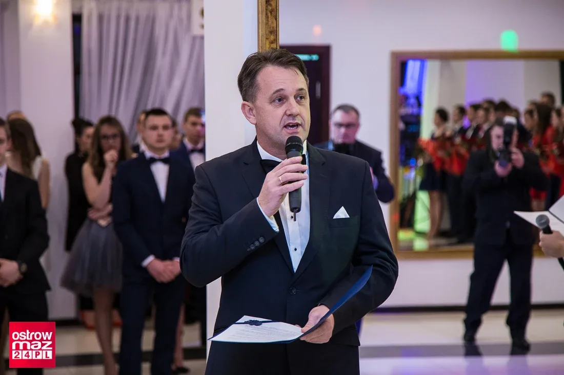 Studniówka ostrowskiego "Rubinka" (zdjęcia, wideo)
