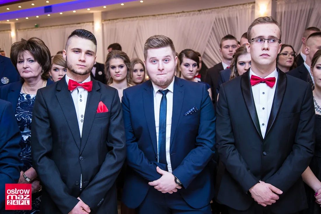 Studniówka ostrowskiego "Rubinka" (zdjęcia, wideo)