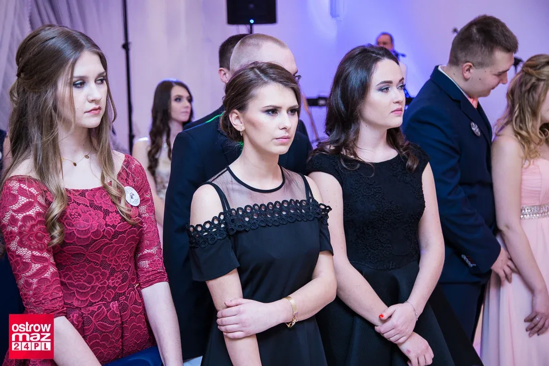 Studniówka ostrowskiego "Rubinka" (zdjęcia, wideo)