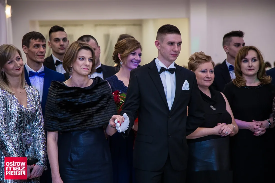 Studniówka ostrowskiego "Rubinka" (zdjęcia, wideo)