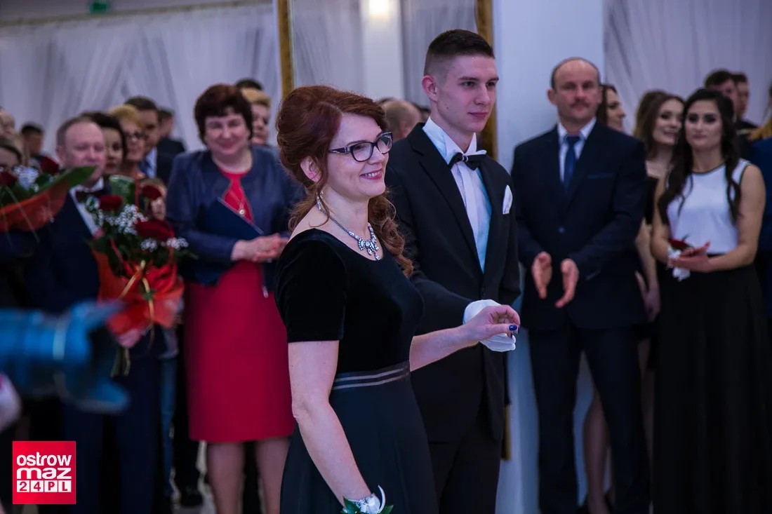 Studniówka ostrowskiego "Rubinka" (zdjęcia, wideo)