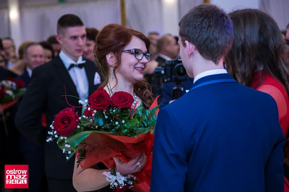 Studniówka ostrowskiego "Rubinka" (zdjęcia, wideo)