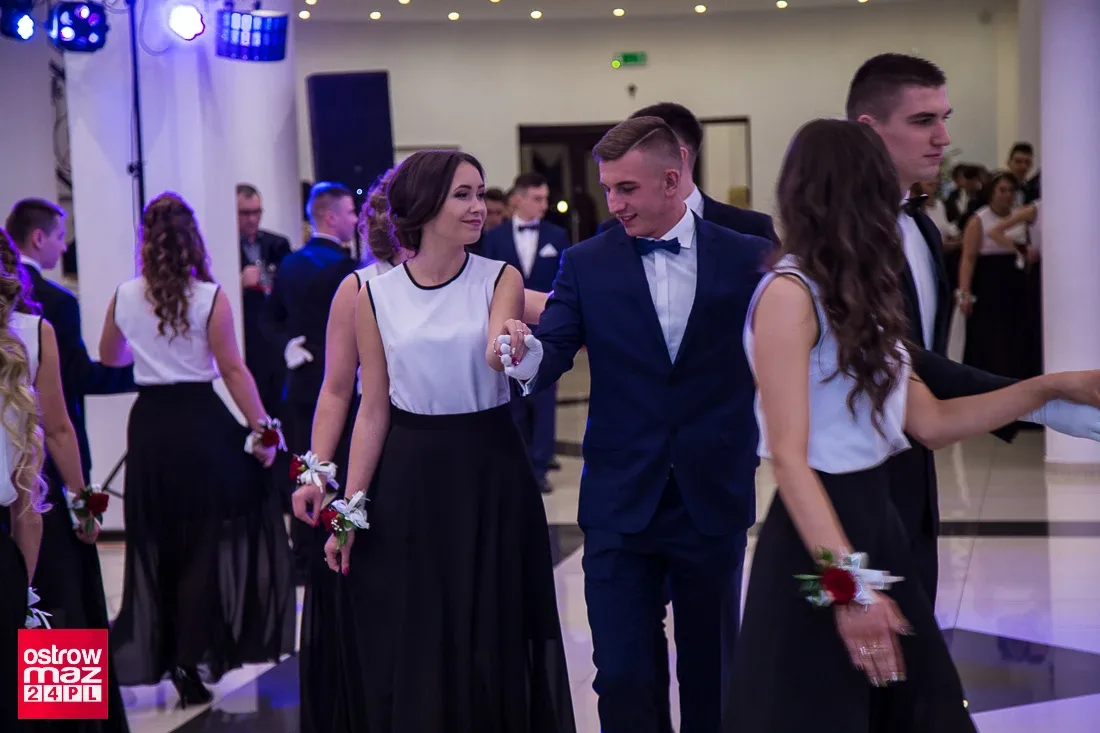 Studniówka ostrowskiego "Rubinka" (zdjęcia, wideo)