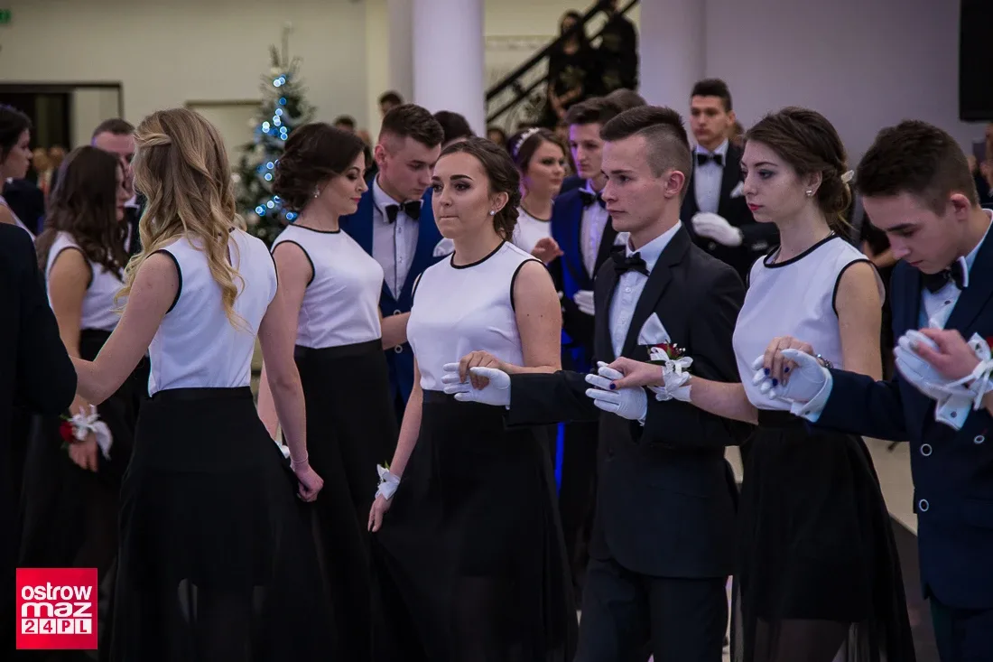 Studniówka ostrowskiego "Rubinka" (zdjęcia, wideo)