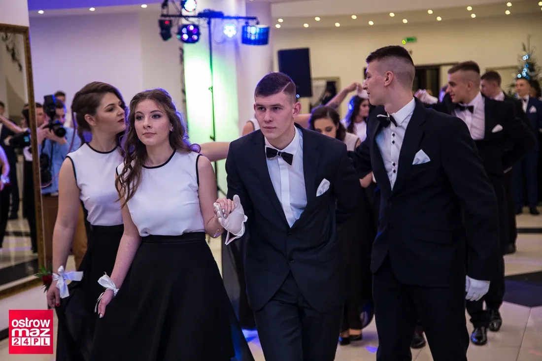 Studniówka ostrowskiego "Rubinka" (zdjęcia, wideo)