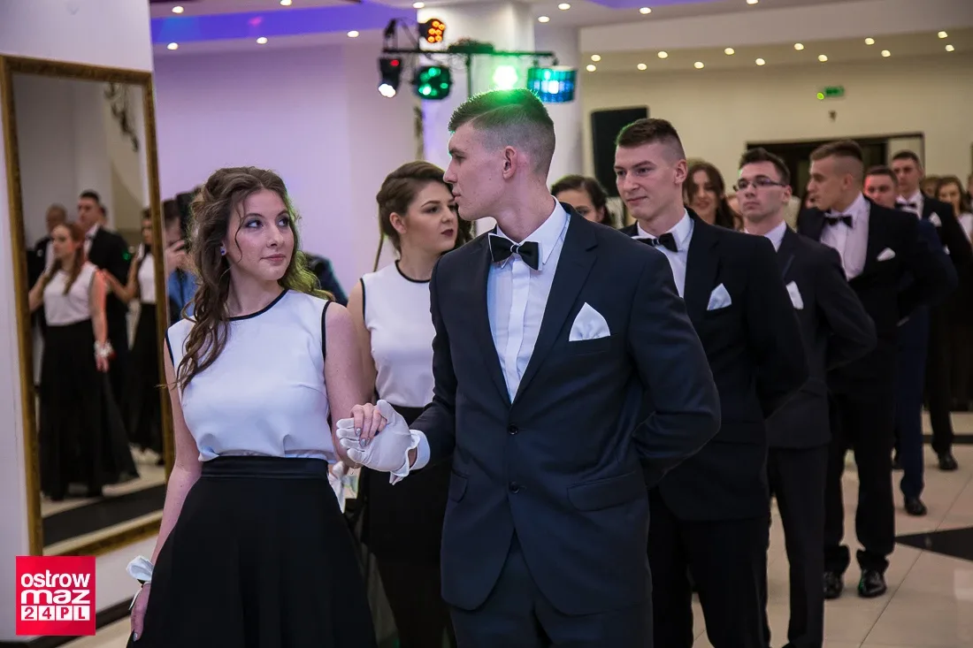 Studniówka ostrowskiego "Rubinka" (zdjęcia, wideo)