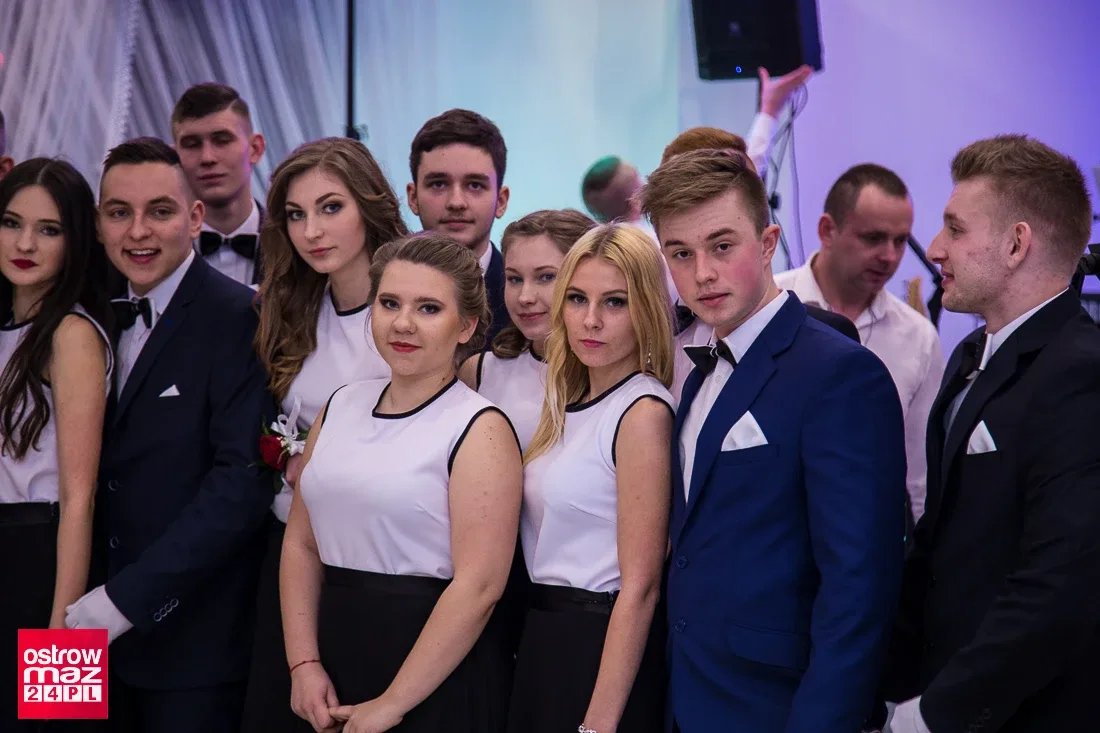 Studniówka ostrowskiego "Rubinka" (zdjęcia, wideo)