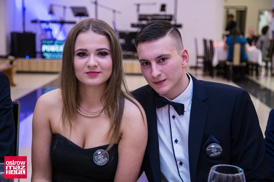 Studniówka ostrowskiego "Rubinka" (zdjęcia, wideo)