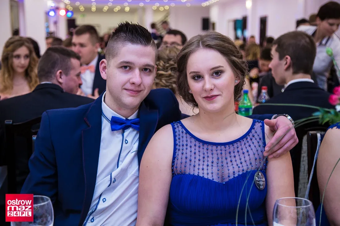 Studniówka ostrowskiego "Rubinka" (zdjęcia, wideo)