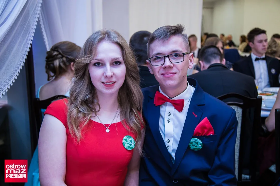 Studniówka ostrowskiego "Rubinka" (zdjęcia, wideo)