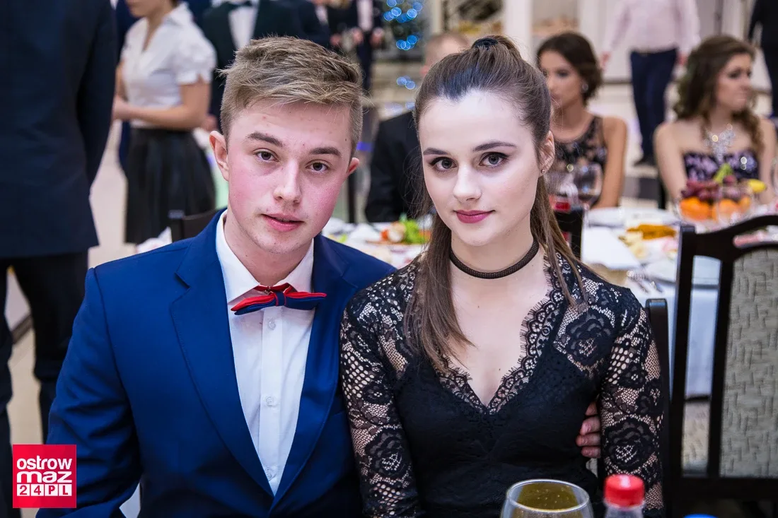 Studniówka ostrowskiego "Rubinka" (zdjęcia, wideo)