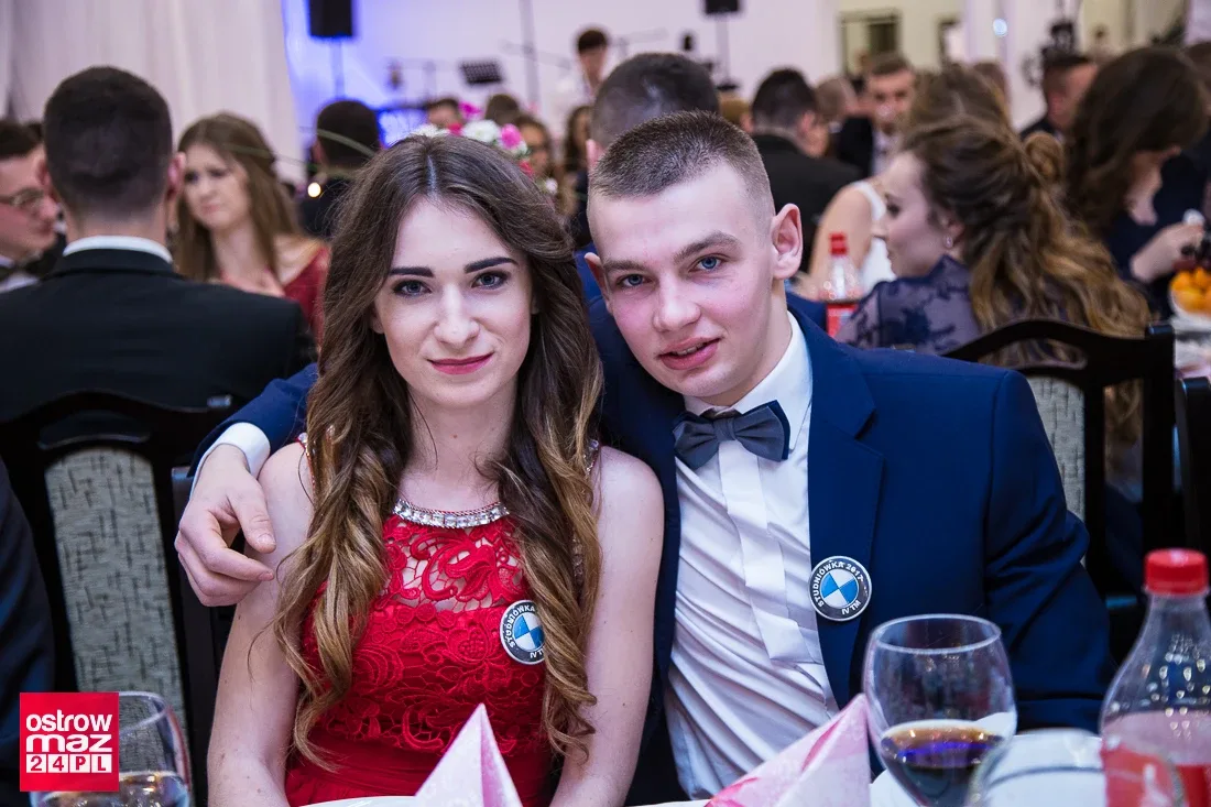 Studniówka ostrowskiego "Rubinka" (zdjęcia, wideo)