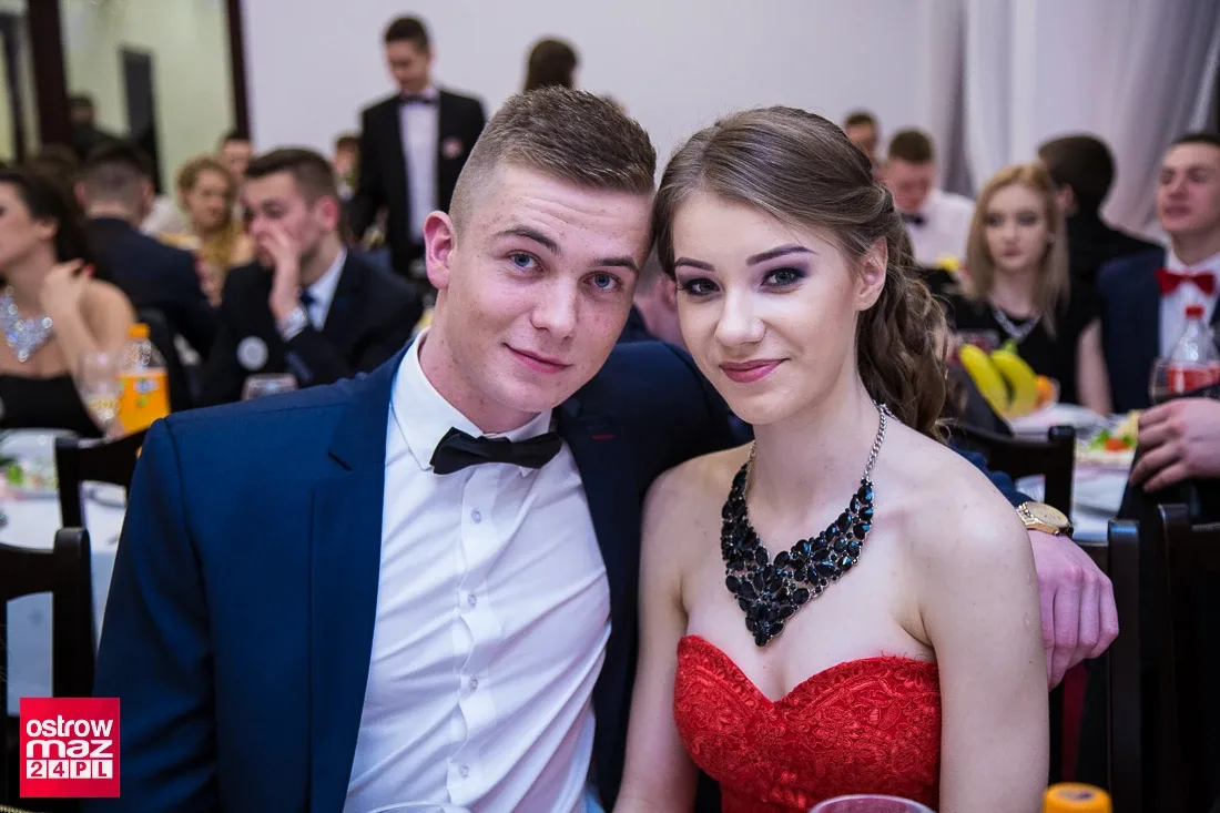 Studniówka ostrowskiego "Rubinka" (zdjęcia, wideo)
