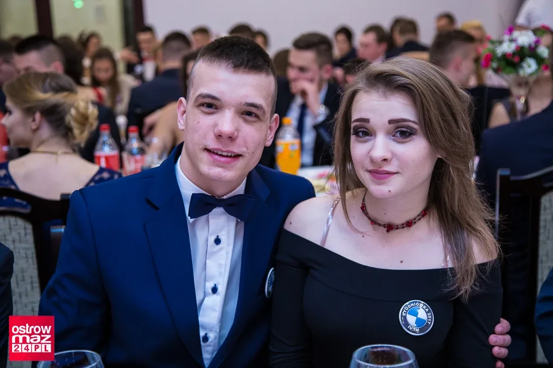 Studniówka ostrowskiego "Rubinka" (zdjęcia, wideo)