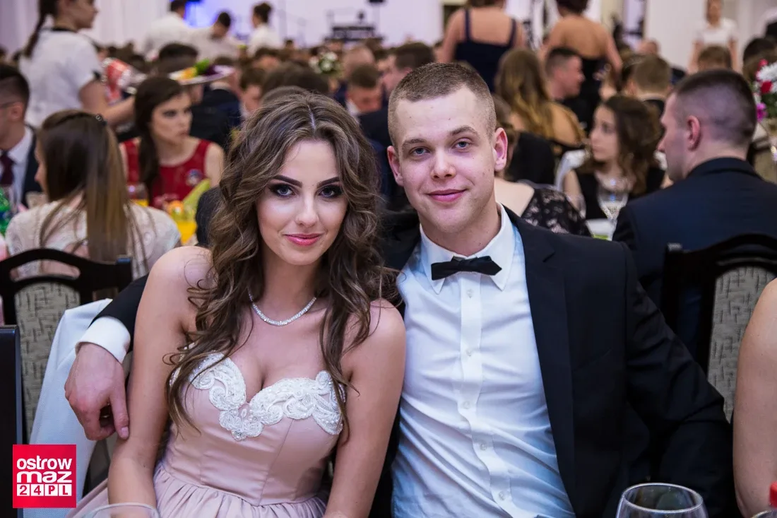 Studniówka ostrowskiego "Rubinka" (zdjęcia, wideo)