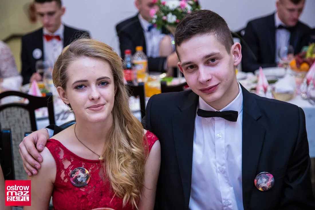 Studniówka ostrowskiego "Rubinka" (zdjęcia, wideo)