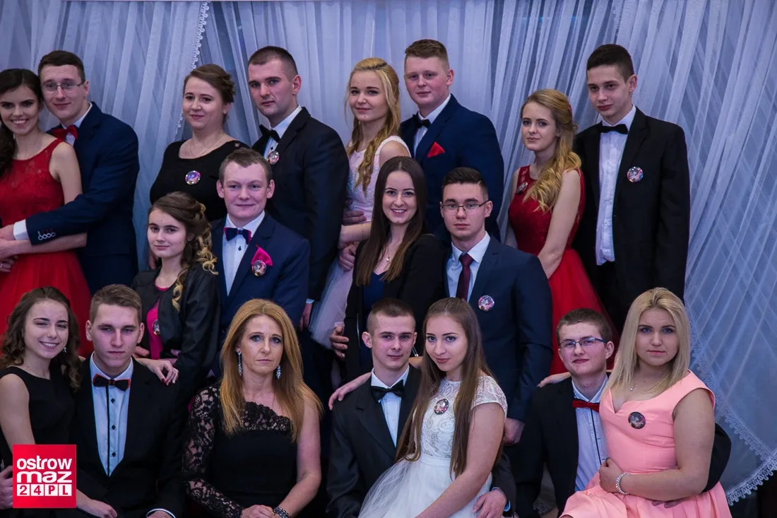 Studniówka ostrowskiego "Rubinka" (zdjęcia, wideo)