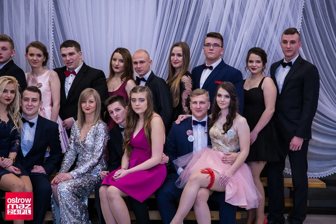Studniówka ostrowskiego "Rubinka" (zdjęcia, wideo)