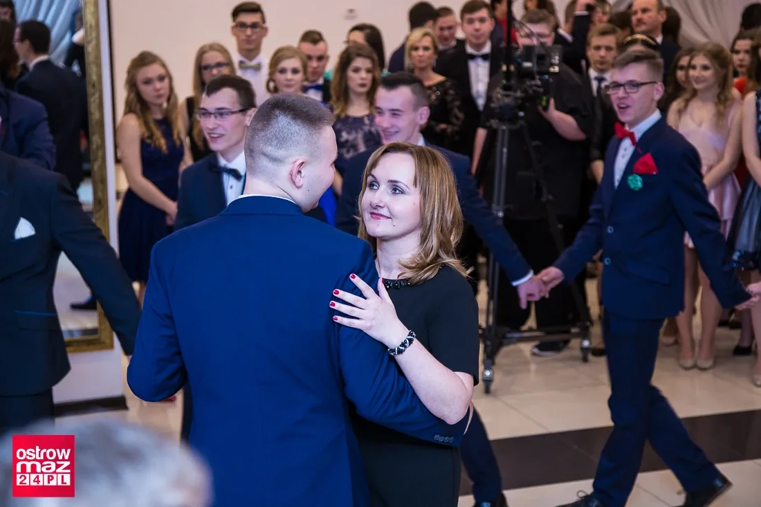 Studniówka ostrowskiego "Rubinka" (zdjęcia, wideo)