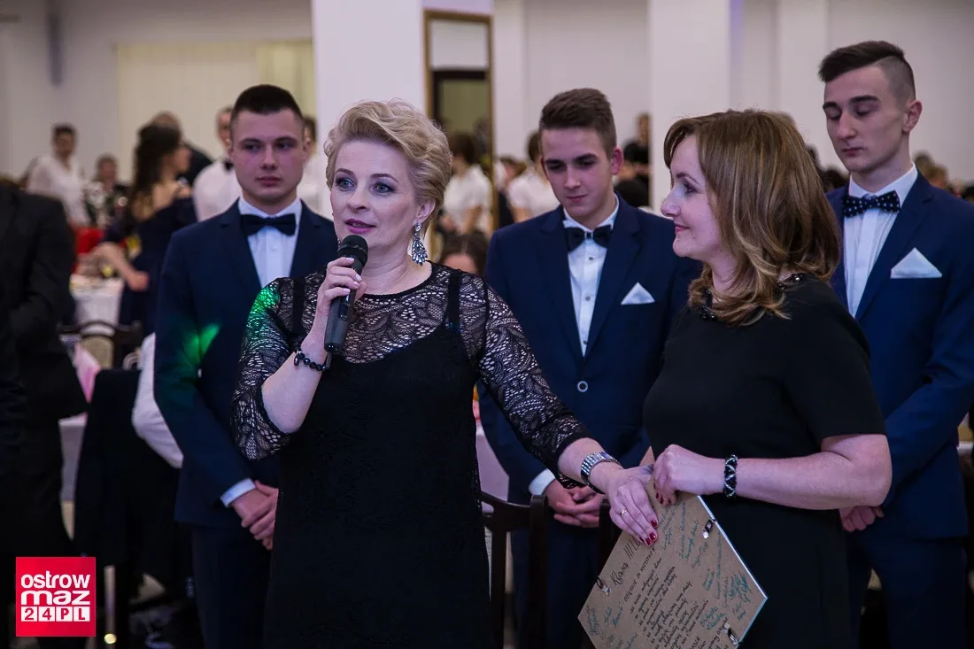 Studniówka ostrowskiego "Rubinka" (zdjęcia, wideo)