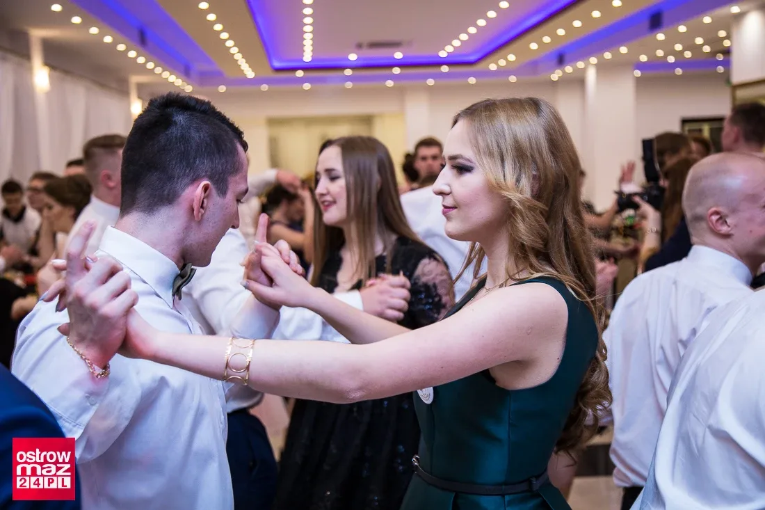 Studniówka ostrowskiego "Rubinka" (zdjęcia, wideo)