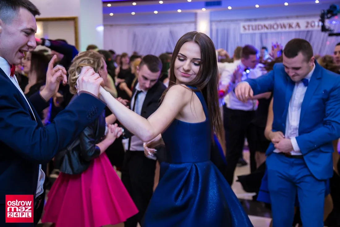 Studniówka ostrowskiego "Rubinka" (zdjęcia, wideo)