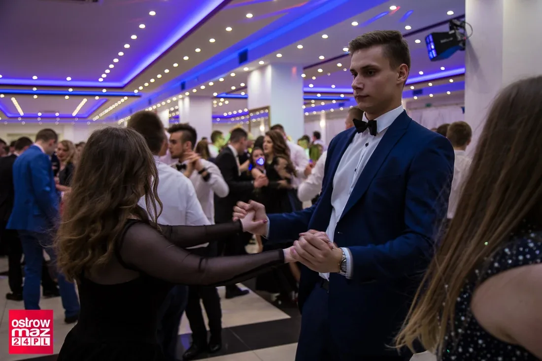 Studniówka ostrowskiego "Rubinka" (zdjęcia, wideo)
