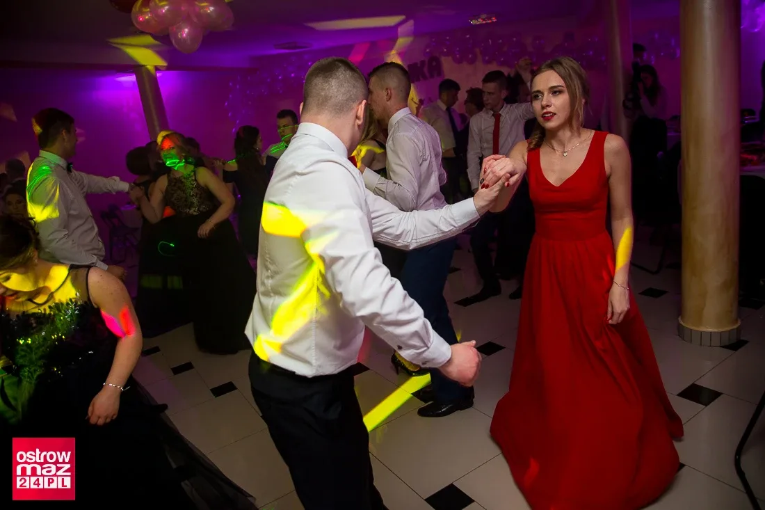 Studniówka ZS CKR w Starym Lubiejewie (zdjęcia, wideo)
