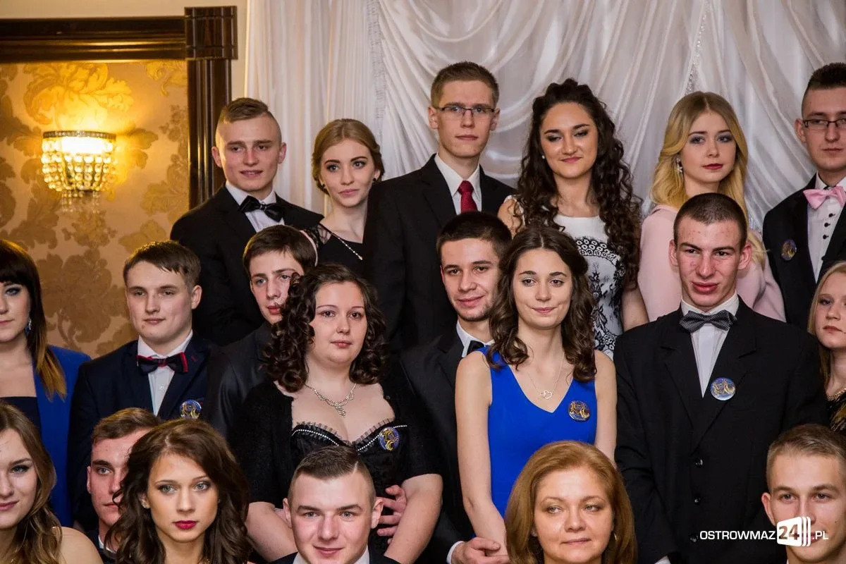 Podróż w czasie. Studniówka "Rubinka" (zdjęcia, wideo)