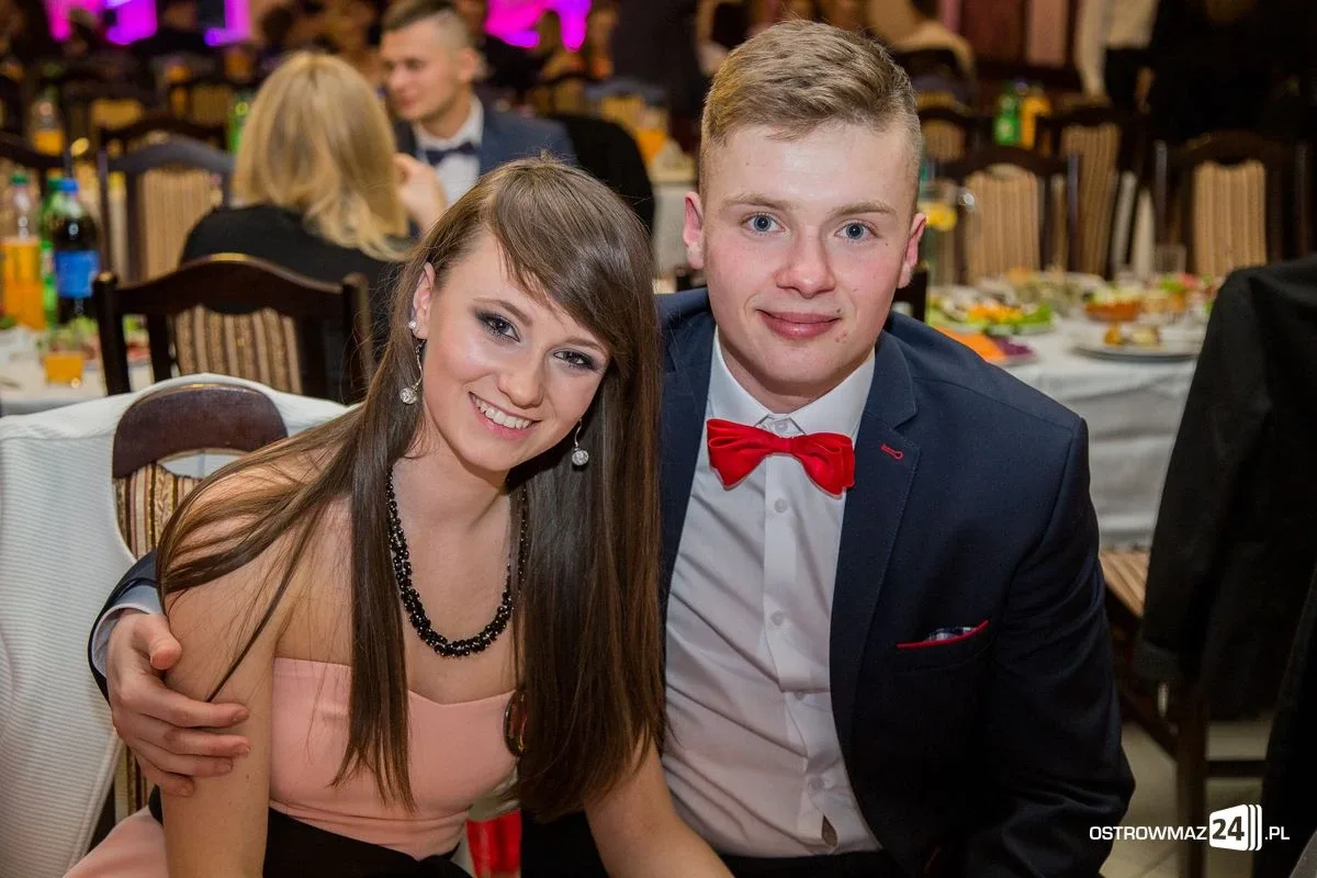 Podróż w czasie. Studniówka "Rubinka" (zdjęcia, wideo)