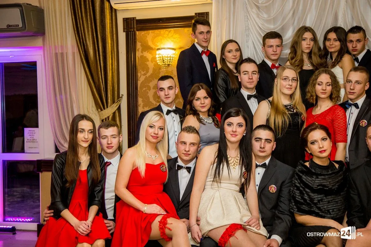 Podróż w czasie. Studniówka "Rubinka" (zdjęcia, wideo)